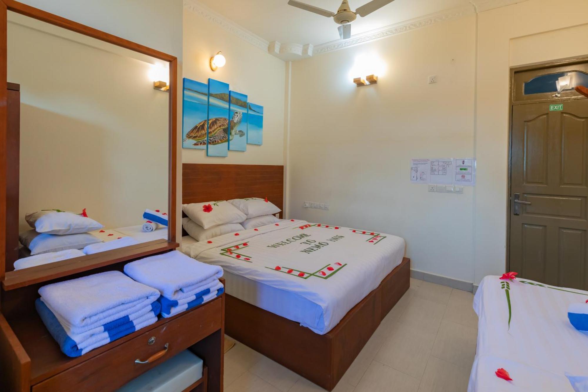 Nemo Inn Omadhoo ภายนอก รูปภาพ