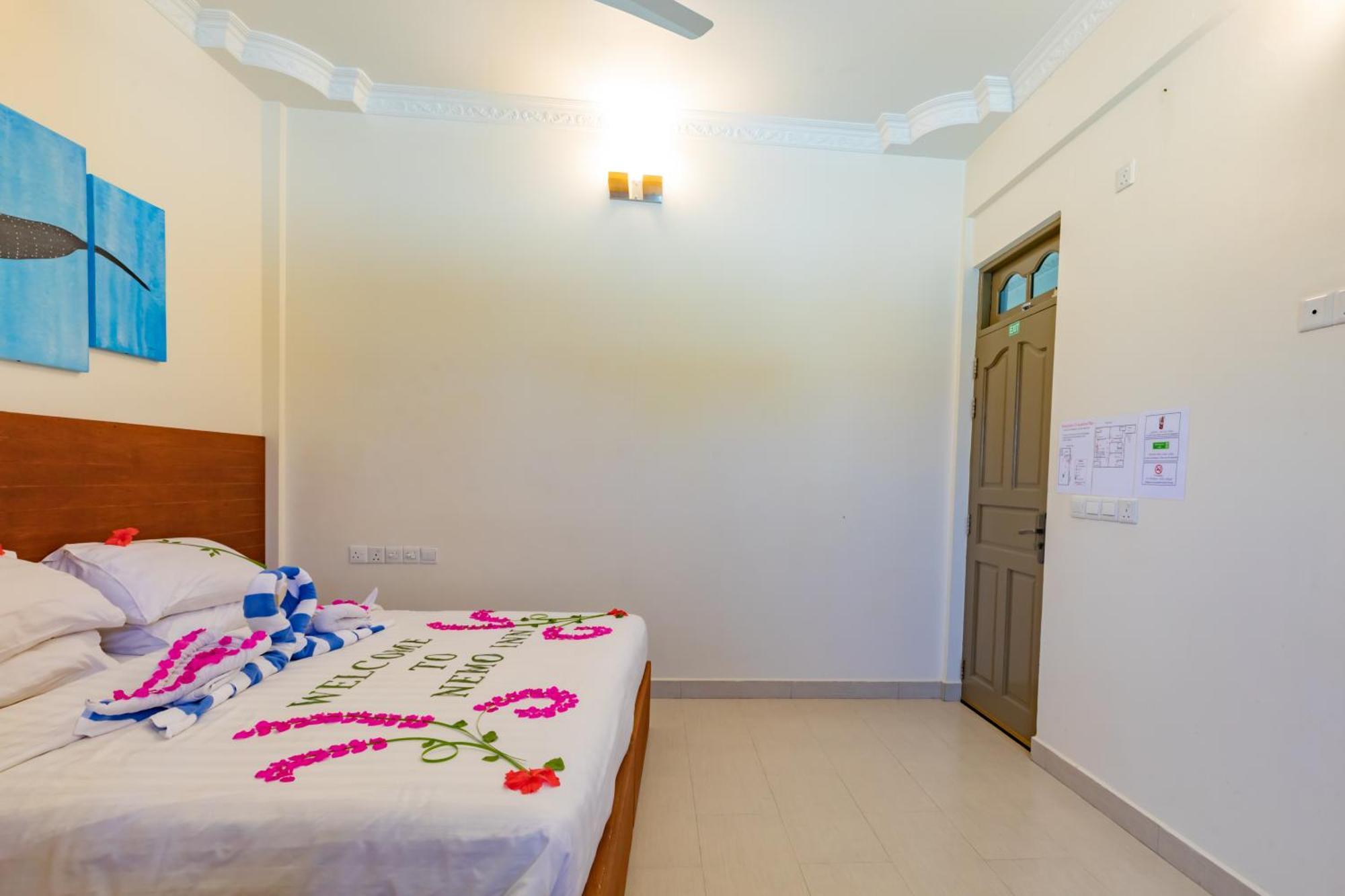 Nemo Inn Omadhoo ภายนอก รูปภาพ